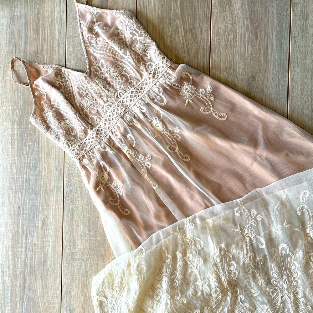 NWT Sheer and lace formal dress- Medium